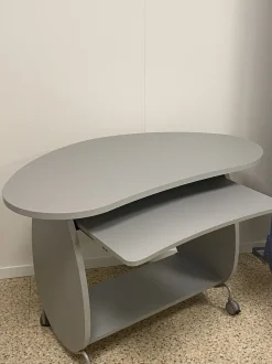 Tavolino modello Fagiolino di Sintesi a prezzo scontato