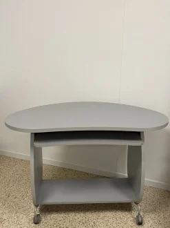 Tavolino modello Fagiolino di Sintesi a prezzo scontato