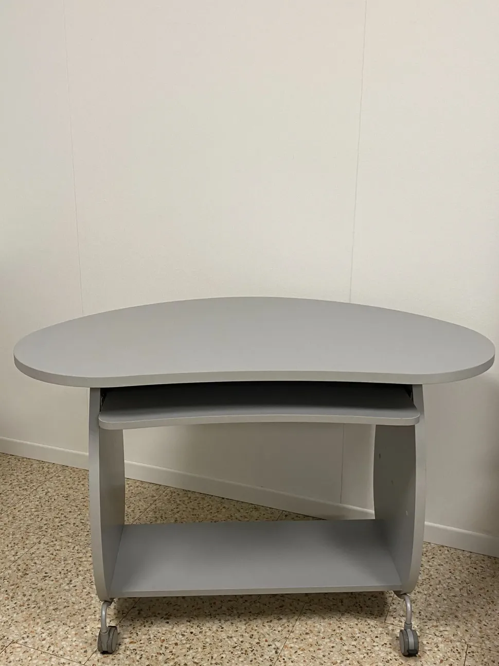 Tavolino modello Fagiolino di Sintesi a prezzo scontato