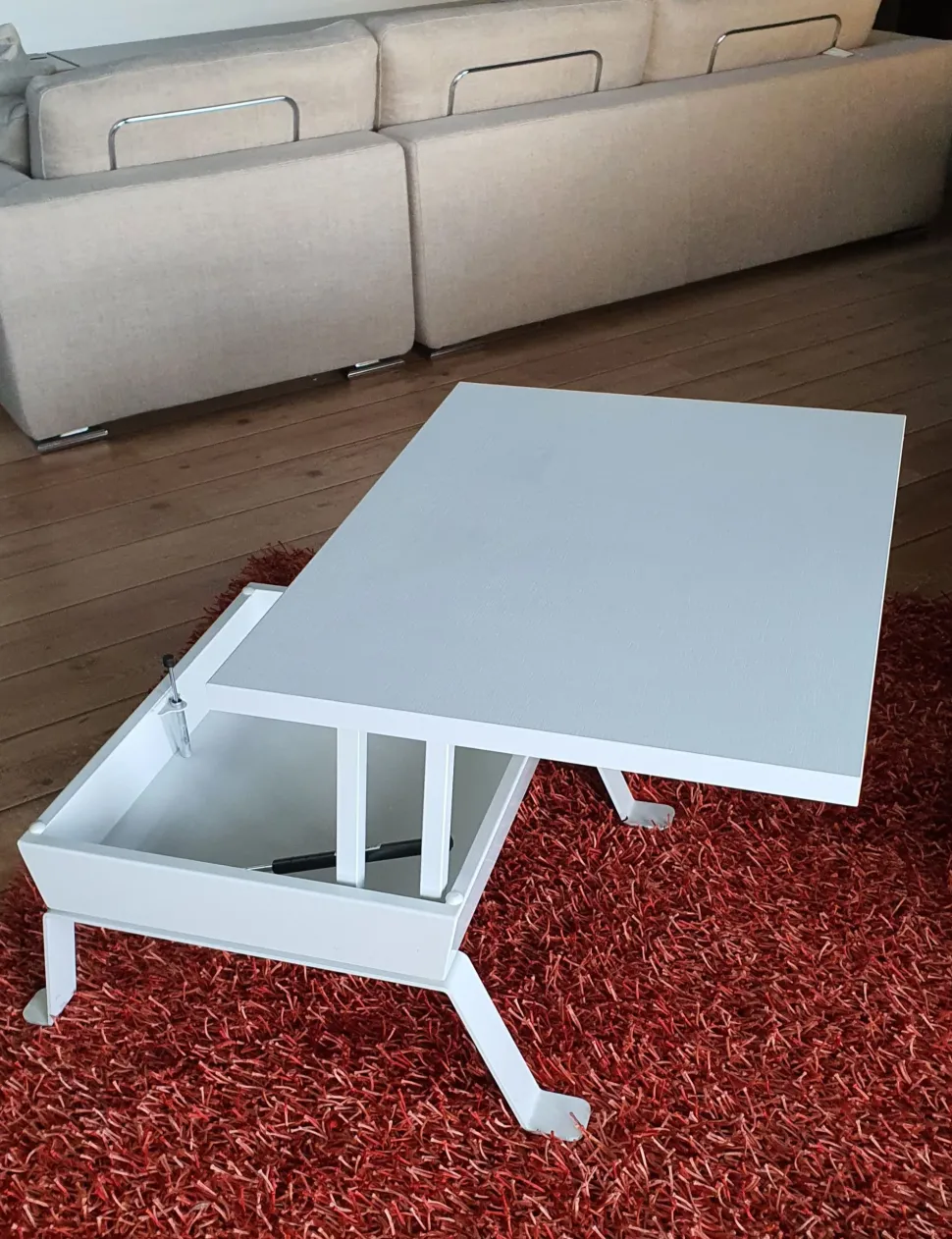 Tavolino modello Gaio di f&f di a prezzo ribassato