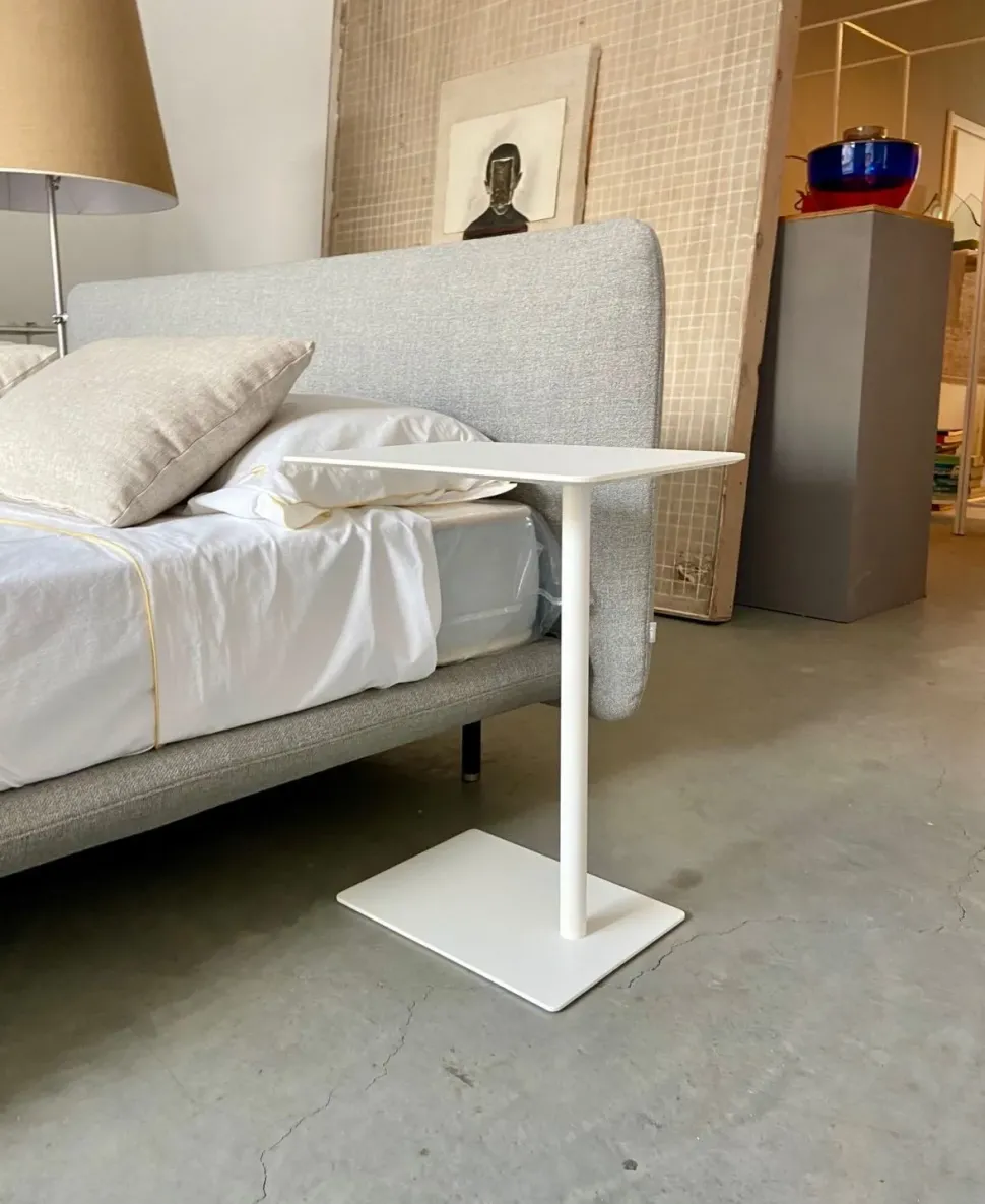 Tavolino modello Librio tavolini asimmetrici di Md house a prezzo ribassato