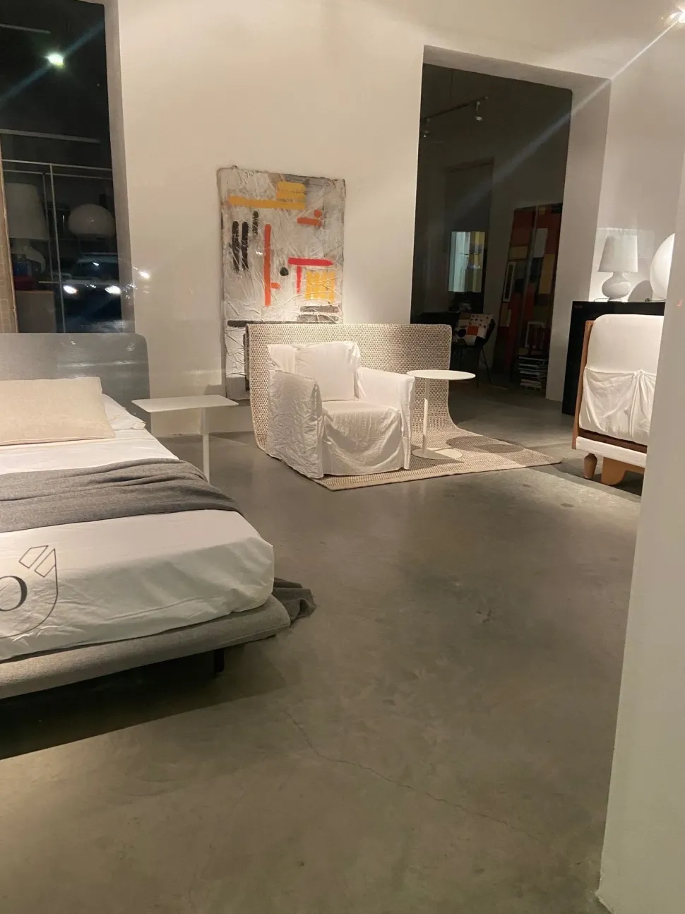 Tavolino modello Librio tavolini asimmetrici di Md house a prezzo ribassato