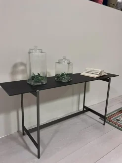 Tavolino modello Scrittoio retro-divano  di Ditre italia a prezzo scontato