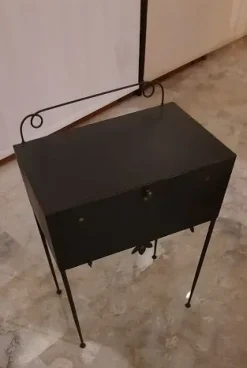 Tavolino moderno Art. t 39 di Artigianale a prezzo ribassato