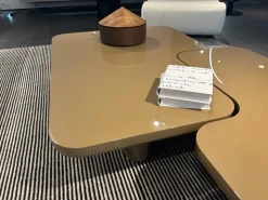 Tavolino moderno modello Ernest di Poliform scontato