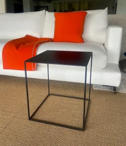 Tavolino moderno Tavolino irony di Zen a prezzo ribassato