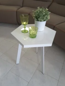 Tavolino Rossella esagonale della firma La primavera a prezzi convenienti - 38%