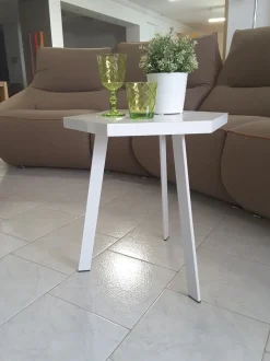 Tavolino Rossella esagonale della firma La primavera a prezzi convenienti - 38%