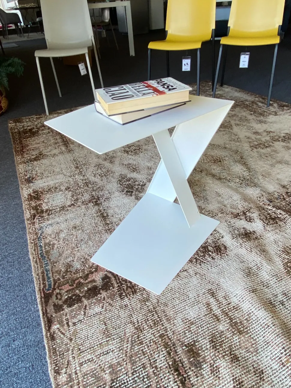 Tavolino Siderietto dell'azienda Artigianale a prezzi convenienti - 29%