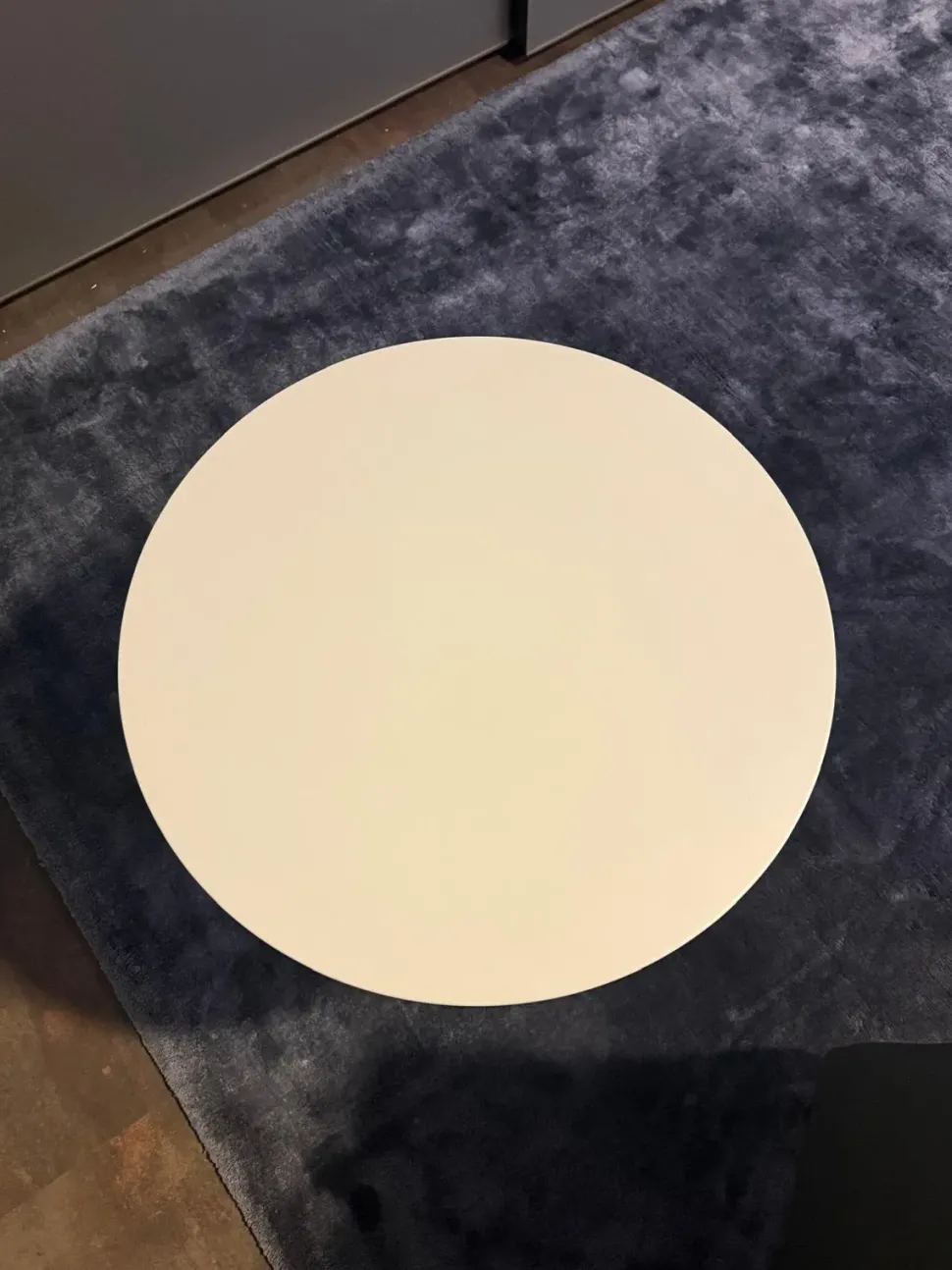 Tavolino Tavolino flute dell'azienda Poliform con forte sconto - 40%