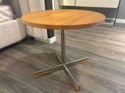 Tavolino Tavolino in legno della firma Collezione esclusiva in offerta - 60%