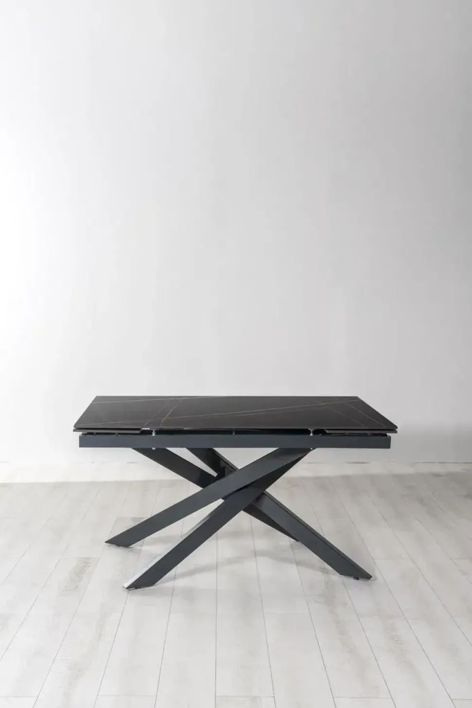 Tavolo Ares di Stones scontato del 50%