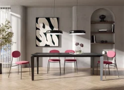 Tavolo Artigianale Celio, sedie scontate. Per arredare con stile.