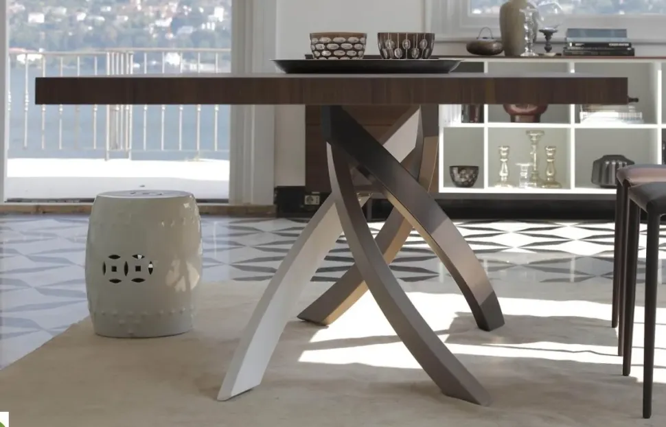 Tavolo Artistico Bontempi in legno. Sconto 39%. Per progettisti interni.