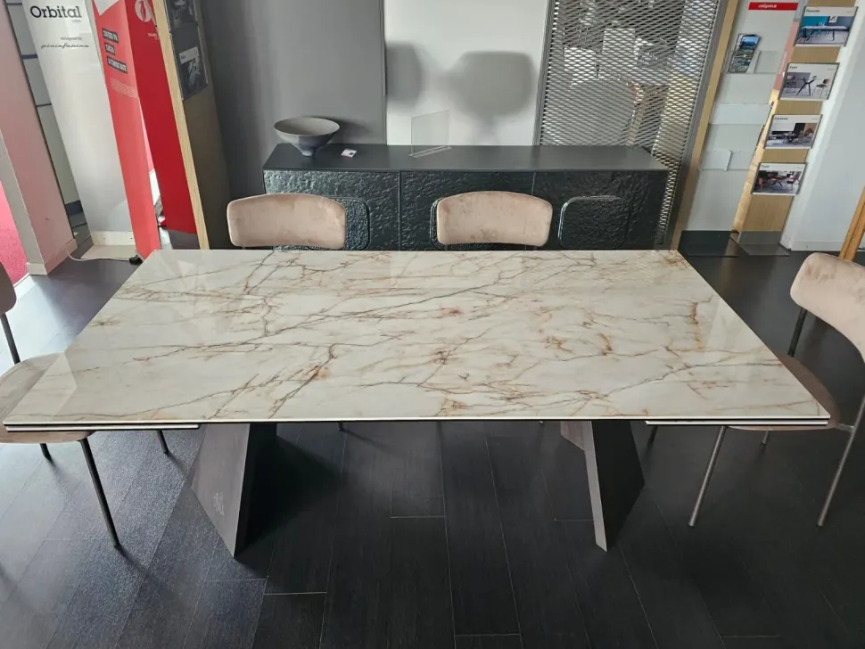 Tavolo Axel di Ozzio: richiedi il prezzo