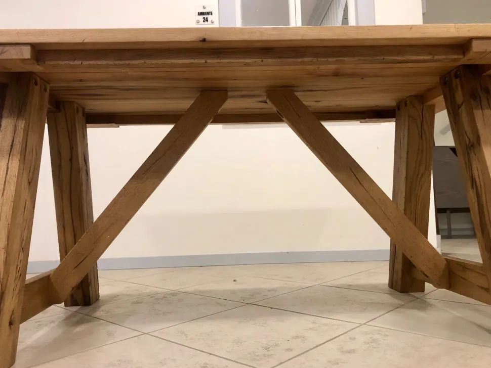 Tavolo con piano in legno rettangolare di Devina nais a PREZZO OUTLET