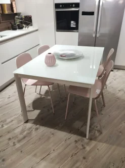 Tavolo con piano in vetro rettangolare di Connubia a PREZZO OUTLET