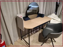 Tavolo consolle modello Ninfea con specchio Novamobili a prezzo scontato