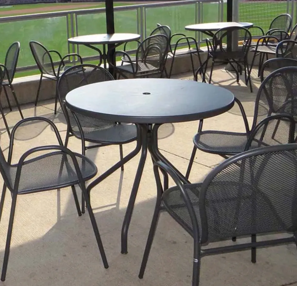 Tavolo da esterni quadrato Solid Emu in Offerta Outlet