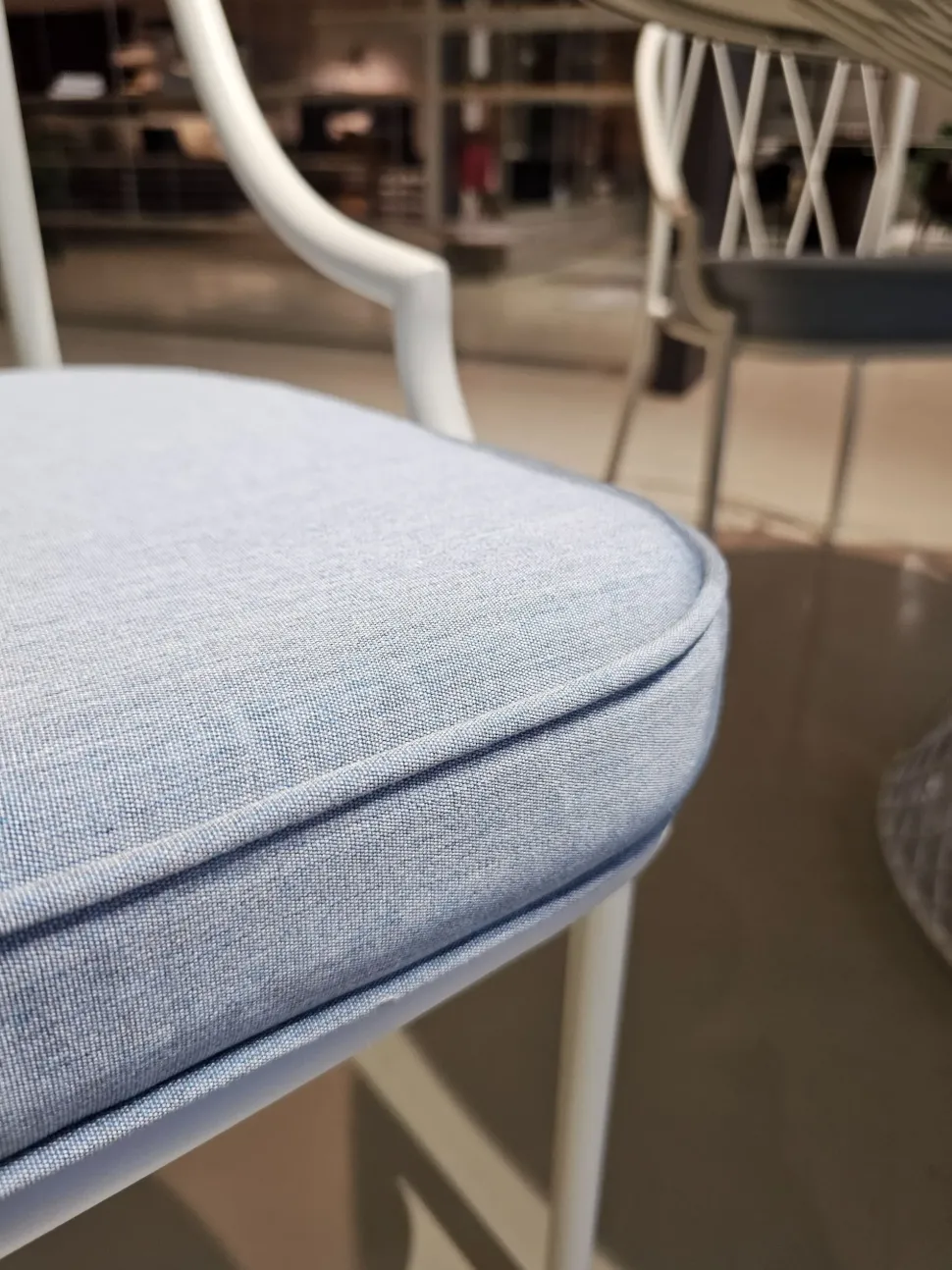 Tavolo da giardino modello Como heaven Emu con forte sconto