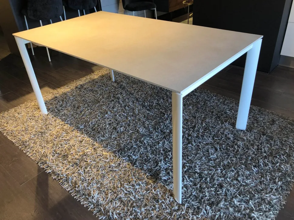 Tavolo Eminence evo di Connubia: richiedi ora il prezzo