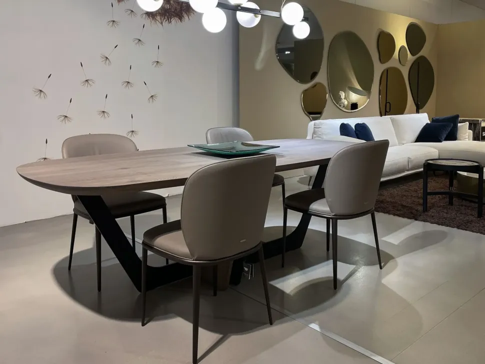 Tavolo fisso Cosmopolitan di Devina nais a prezzo riservato