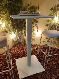 Tavolo fisso in metallo SCONTATO