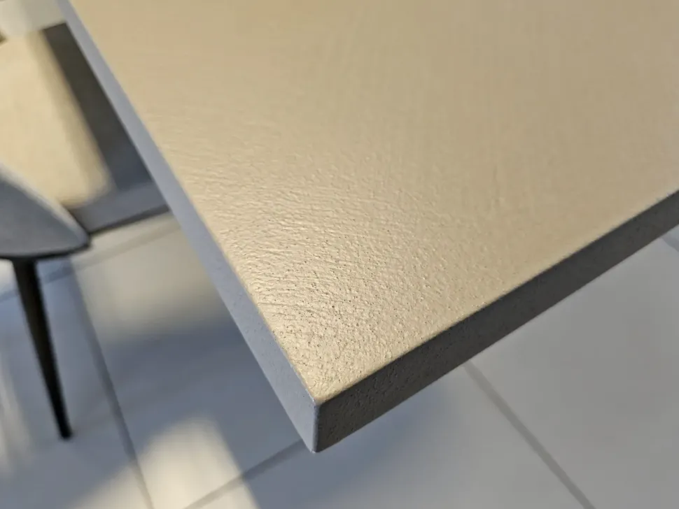 Tavolo in altri materiali rettangolare 4x4 Ozzio a prezzo ribassato