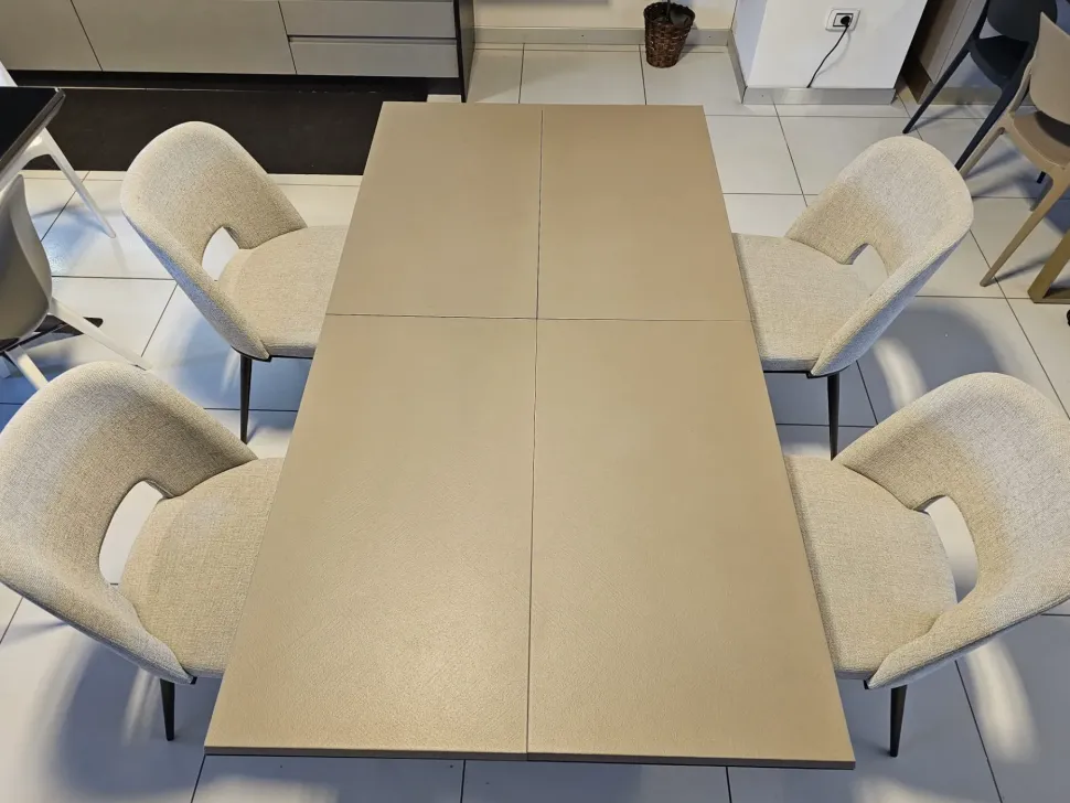 Tavolo in altri materiali rettangolare 4x4 Ozzio a prezzo ribassato