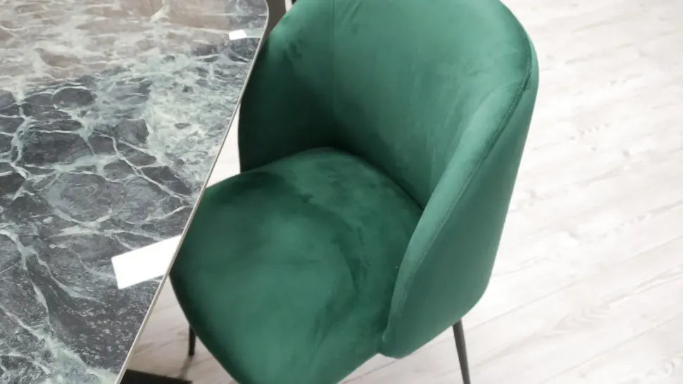 Tavolo in ceramica ovale Empire La seggiola in offerta outlet