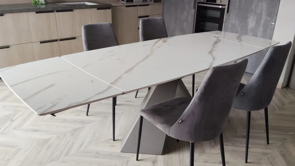 Tavolo in ceramica rettangolare Metropolis allungabile Scavolini a prezzo ribassato