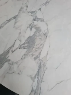 Tavolo in ceramica rotondo Circus Bonaldo a prezzo ribassato