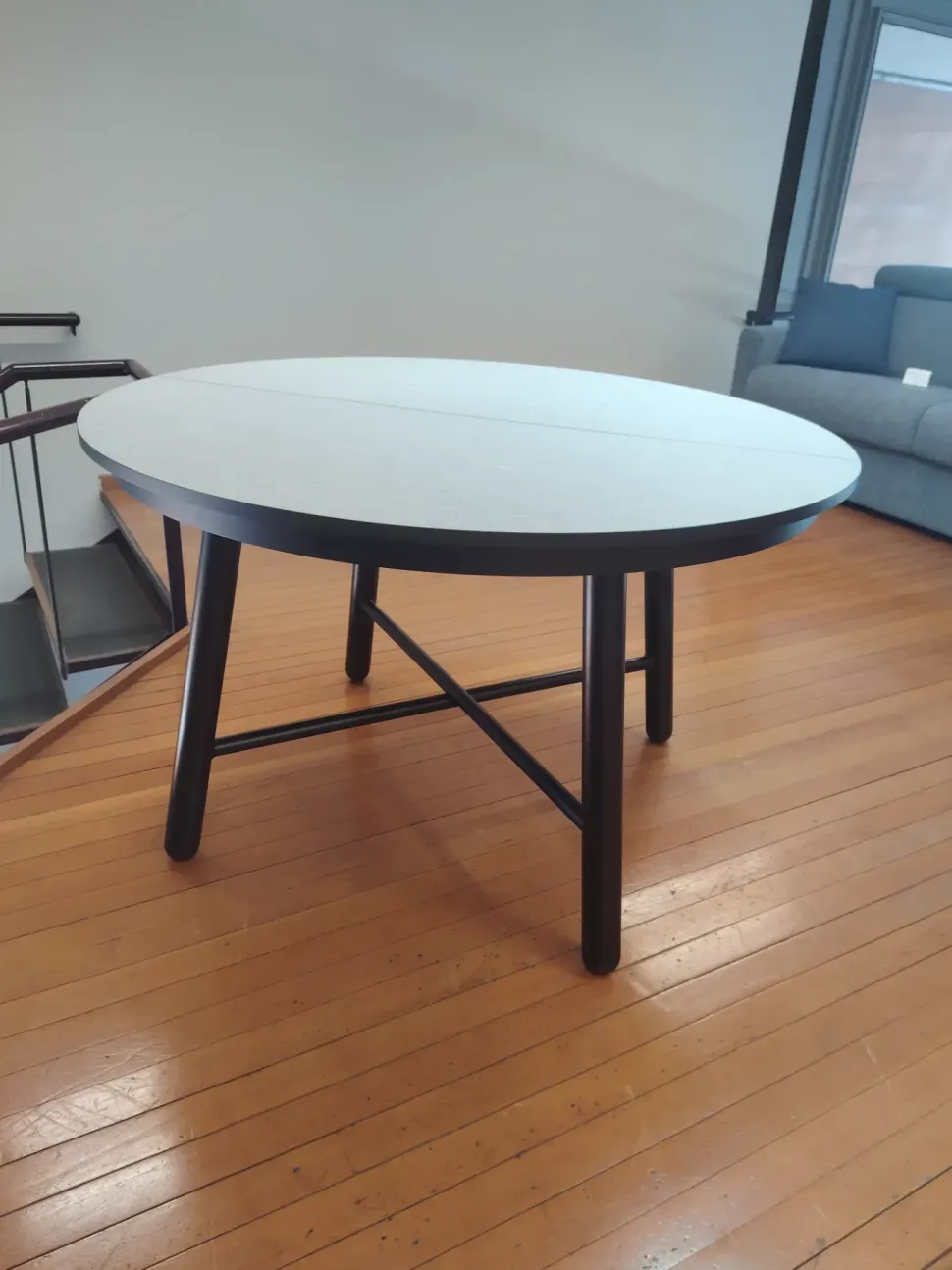 Tavolo in laminato rotondo Combo tondo Pointhouse in offerta outlet