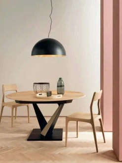 Tavolo in legno quadrato West Alta corte a prezzo scontato