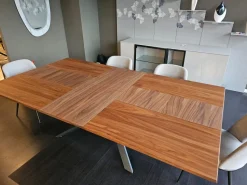 Tavolo in legno rettangolare 4x4 noce Tomasella in offerta outlet