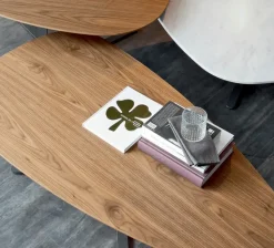 Tavolo in legno sagomato Samba Cattelan a prezzo ribassato