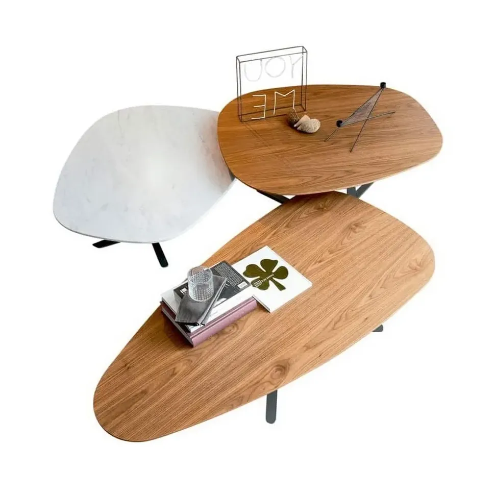 Tavolo in legno sagomato Samba Cattelan a prezzo ribassato