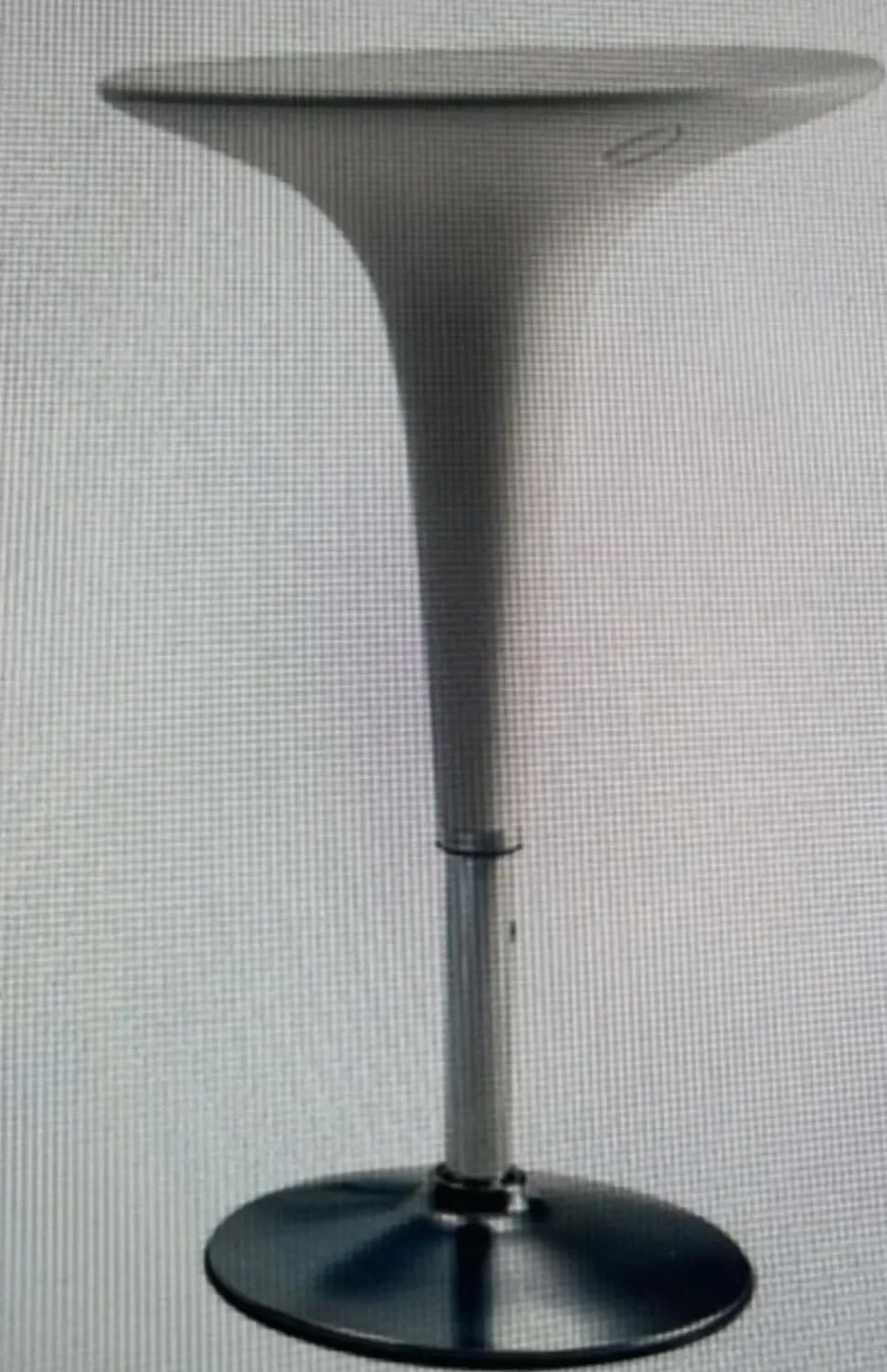 Tavolo in metallo rotondo Bombo table grigio argento magis Magis a prezzo scontato