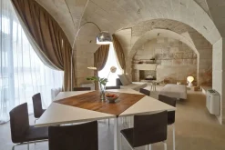 Tavolo in offerta outlet modello Loto di Lago