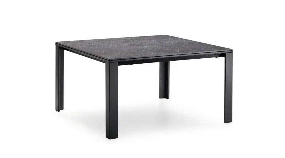 Tavolo in offerta outlet modello Marcopolo allungabile di Midj