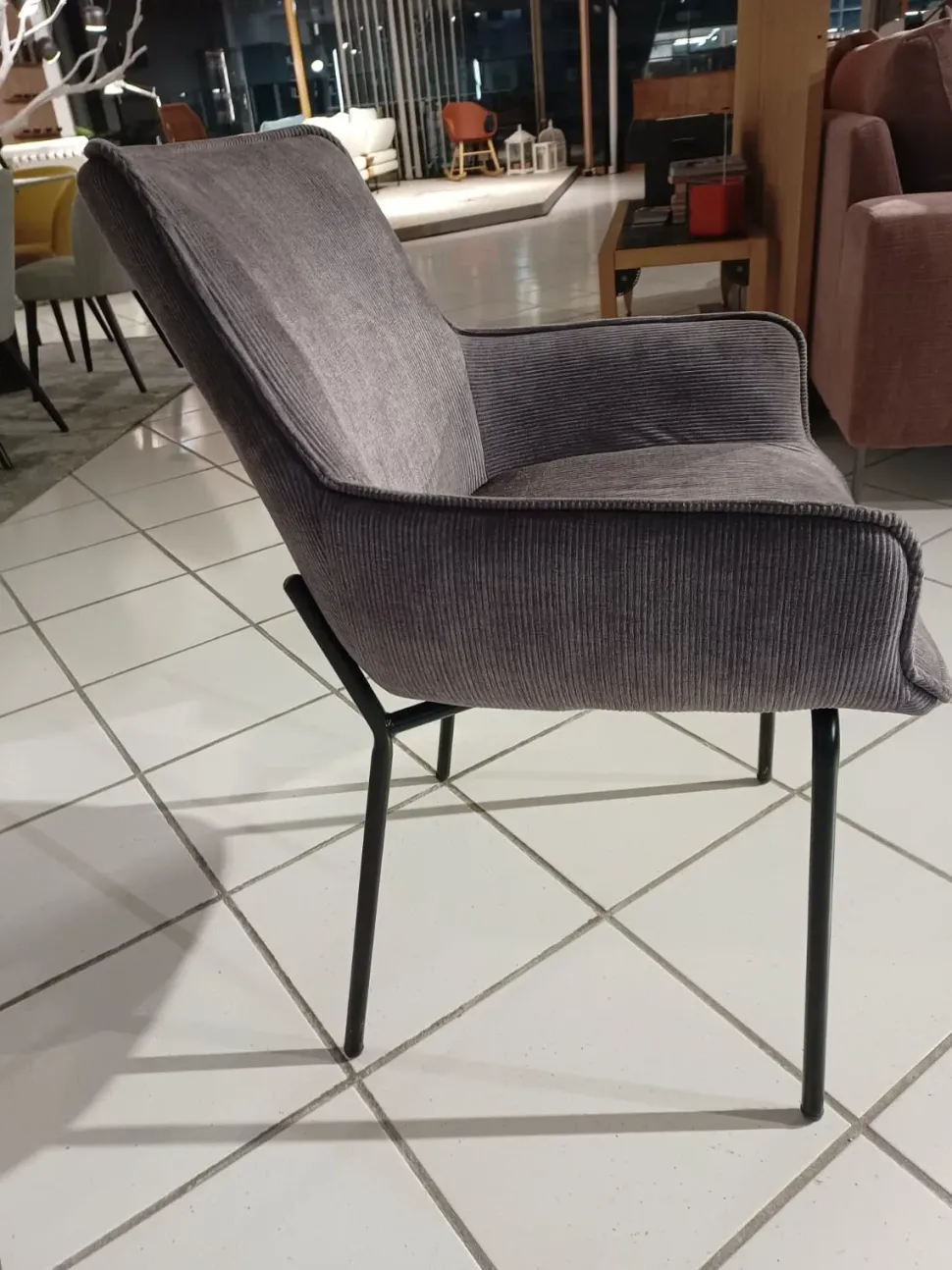 Tavolo in offerta outlet modello Tavolo star di Devina nais