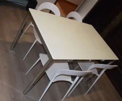 Tavolo in vetro rettangolare Performance Calligaris in offerta outlet