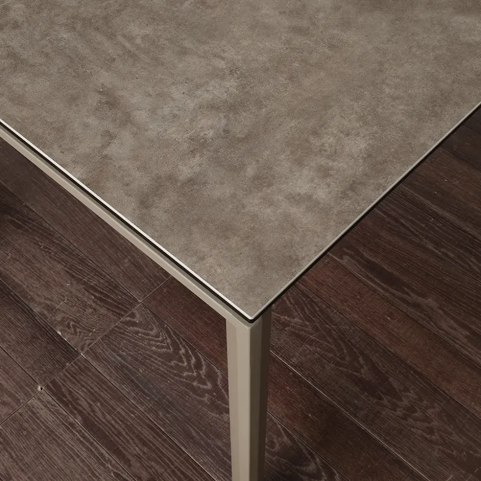 Tavolo Laseggiola modello Ceramique