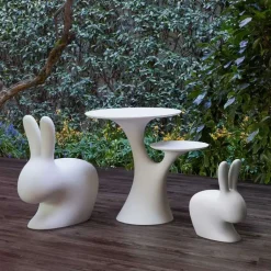 Tavolo modello Tavolo albero del coniglio verde balsamico da giardino Qeeboo a prezzo Outlet