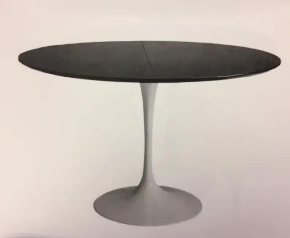 Tavolo ovale in laccato Tulip saarinen - art.e/53/o - allungabile - ovale e rotondo di Esprit nouveau in Offerta Outlet