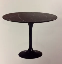 Tavolo ovale in laccato Tulip saarinen - art.e/53/o - allungabile - ovale e rotondo di Esprit nouveau in Offerta Outlet