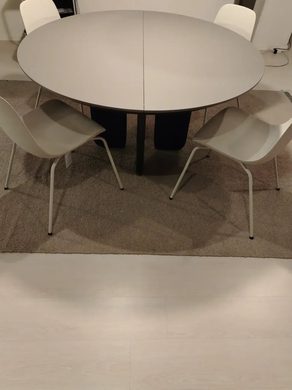 Tavolo Pala rotondo allungabile Kristalia a prezzo scontato