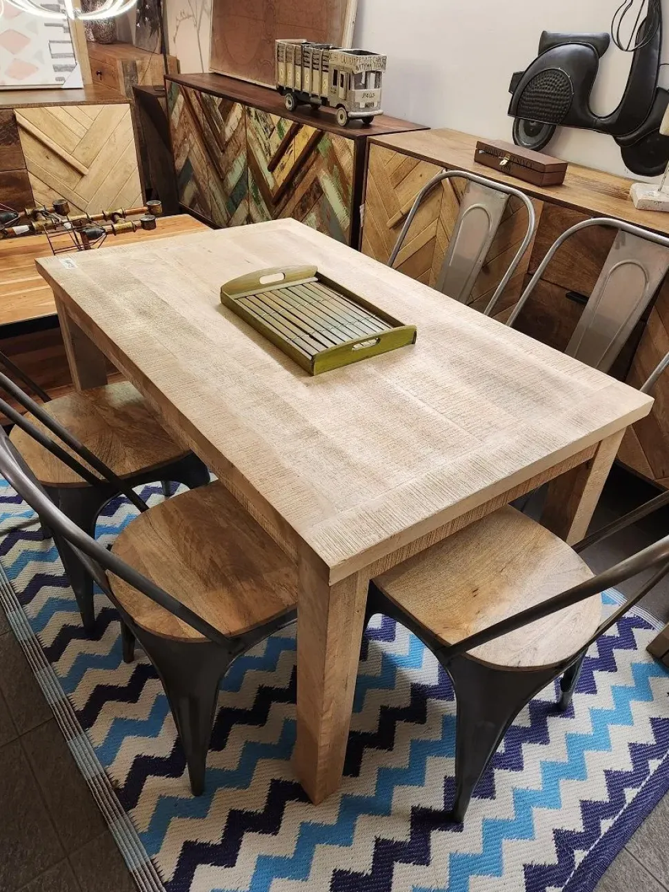 Tavolo Paqo in vero legno massello di mango, allungabile. Outlet etnico, prezzo scontato!