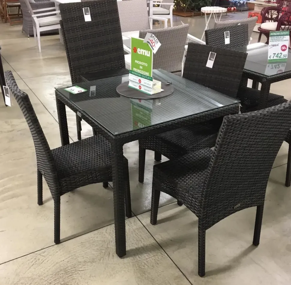 Tavolo per l'esterno Delta 80 cm con 4 poltroncine antalys a marchio Emu a prezzo ribassato