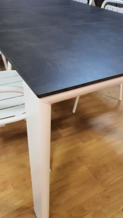 Tavolo per l'esterno modello Dorian Connubia a prezzi convenienti